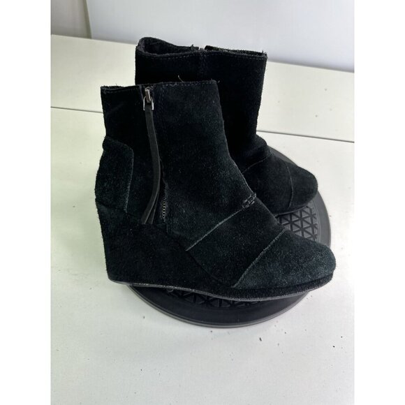 Toms Wedge Bootie Women's Sz 8.5W Black Suede Slip On Side Zip Round Toe - Picture 1 of 9